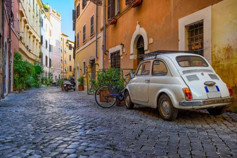 أحد شوارع روما ضمن اماكن السياحة في إيطاليا